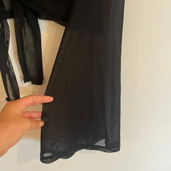 Mesh cover up - Picture 4 of 4